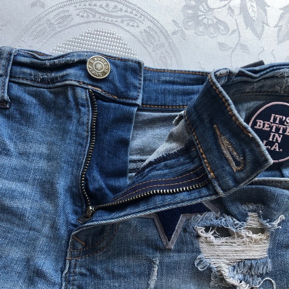 Express Jeans Women’s Size 8 Jeans Denim Shorts Embroidered Casual Regular-Fit - Picture 8 of 16
